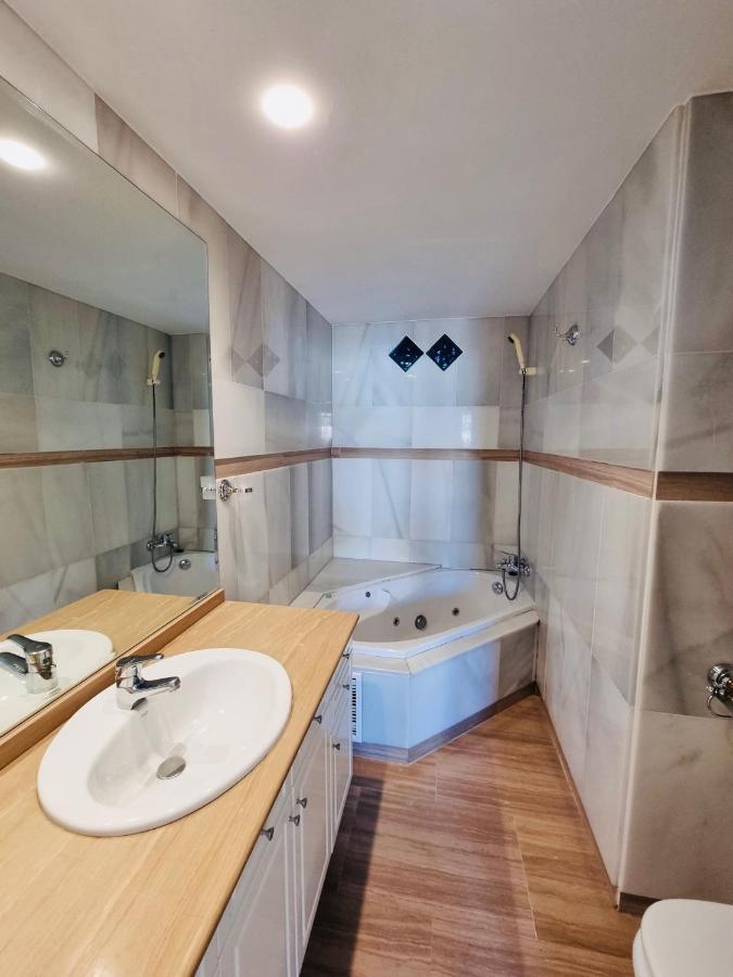 G&G Isla Marina Puerto Apartment Benalmadena Ngoại thất bức ảnh