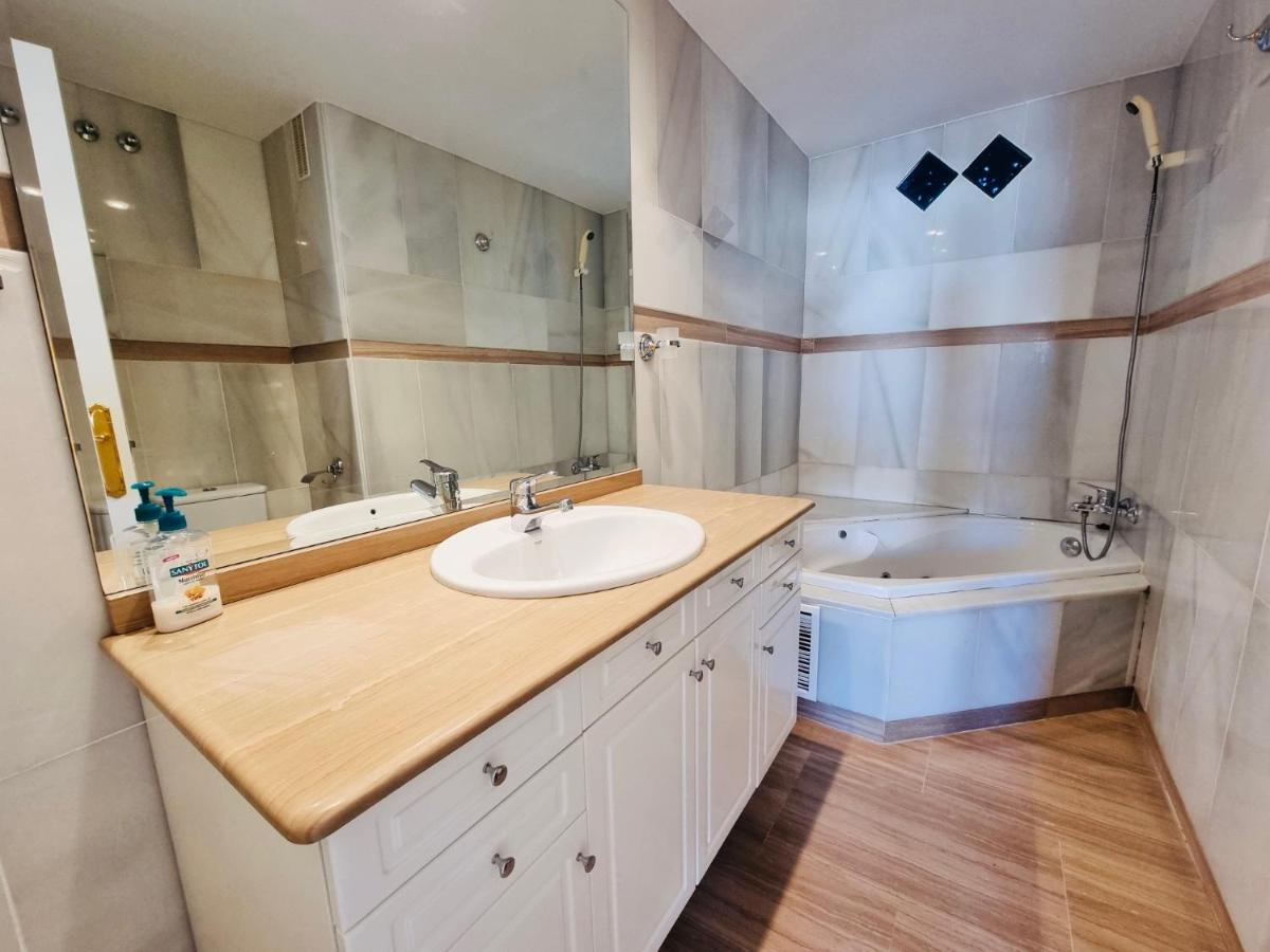 G&G Isla Marina Puerto Apartment Benalmadena Ngoại thất bức ảnh