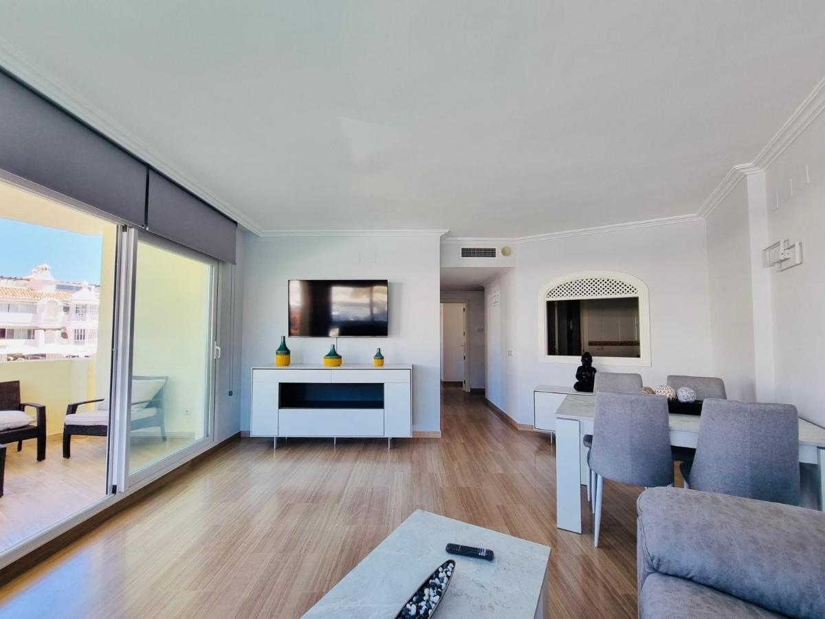 G&G Isla Marina Puerto Apartment Benalmadena Ngoại thất bức ảnh